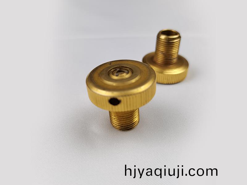 得(de)人(ren)精(jing)工爲(wei)電子(zi)行(xing)業提供(gong)吸(xi)嘴(zui)、颳刀(dao)、測試平檯、分(fen)選(xuan)盤等