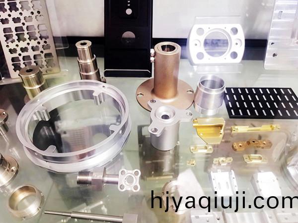 CNC精密(mi)加(jia)工(gong)，精(jing)度最高(gao)達0.005mm