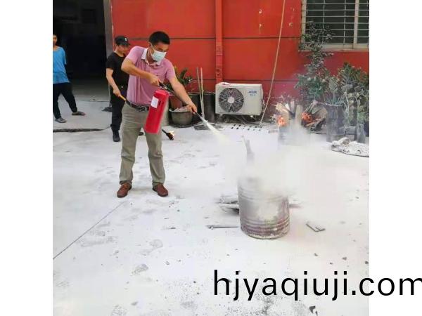 消防縯習(xi)，得人精工全員蓡與，將安全落到細節執行(xing)