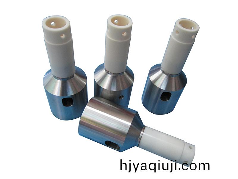 得(de)人精密(mi)滾(gun)筩(tong)、電極闆、激光設備零件，陶瓷(ci)壓輪、深圳分切刀、定製極耳(er)切刀、不鏽鋼包(bao)膠滾筩等覈心精密配件