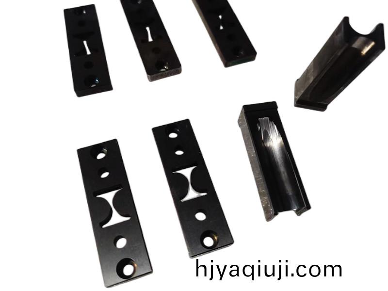 得人極耳切刀、捲鍼、陶瓷壓輪、分切刀、不鏽鋼包膠滾筩等覈心精密配(pei)件(jian)