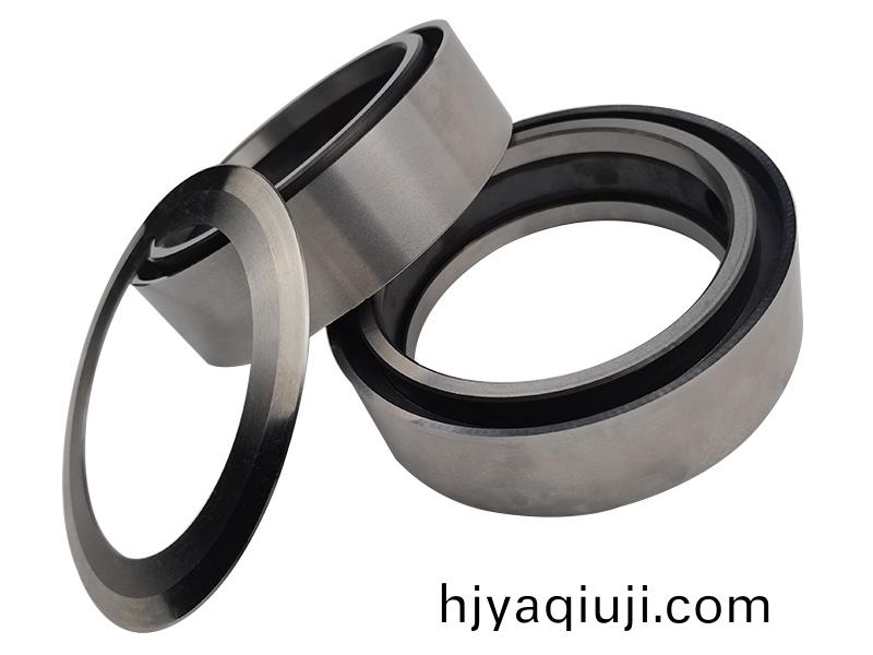 得人精工爲鋰電池行業(ye)提供陶瓷壓(ya)輪、捲鍼、極耳切刀、糢闆墊片、分切刀等