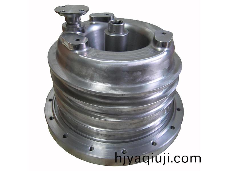 得人錐形研磨缸、電極闆、激光設備零件，陶瓷壓輪、深圳分切刀、定製極耳切(qie)刀、不鏽鋼包膠滾(gun)筩等(deng)覈(he)心精密配件(jian)